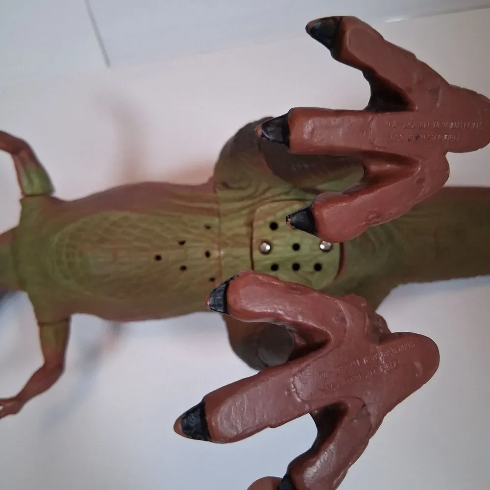 Vintage 1993 Jurassic Park JP09 T-Rex Kenner Electronic - Read